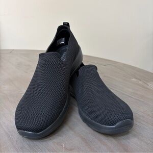 Skechers Go Walk, Textured Black Slip-On Sneakers.